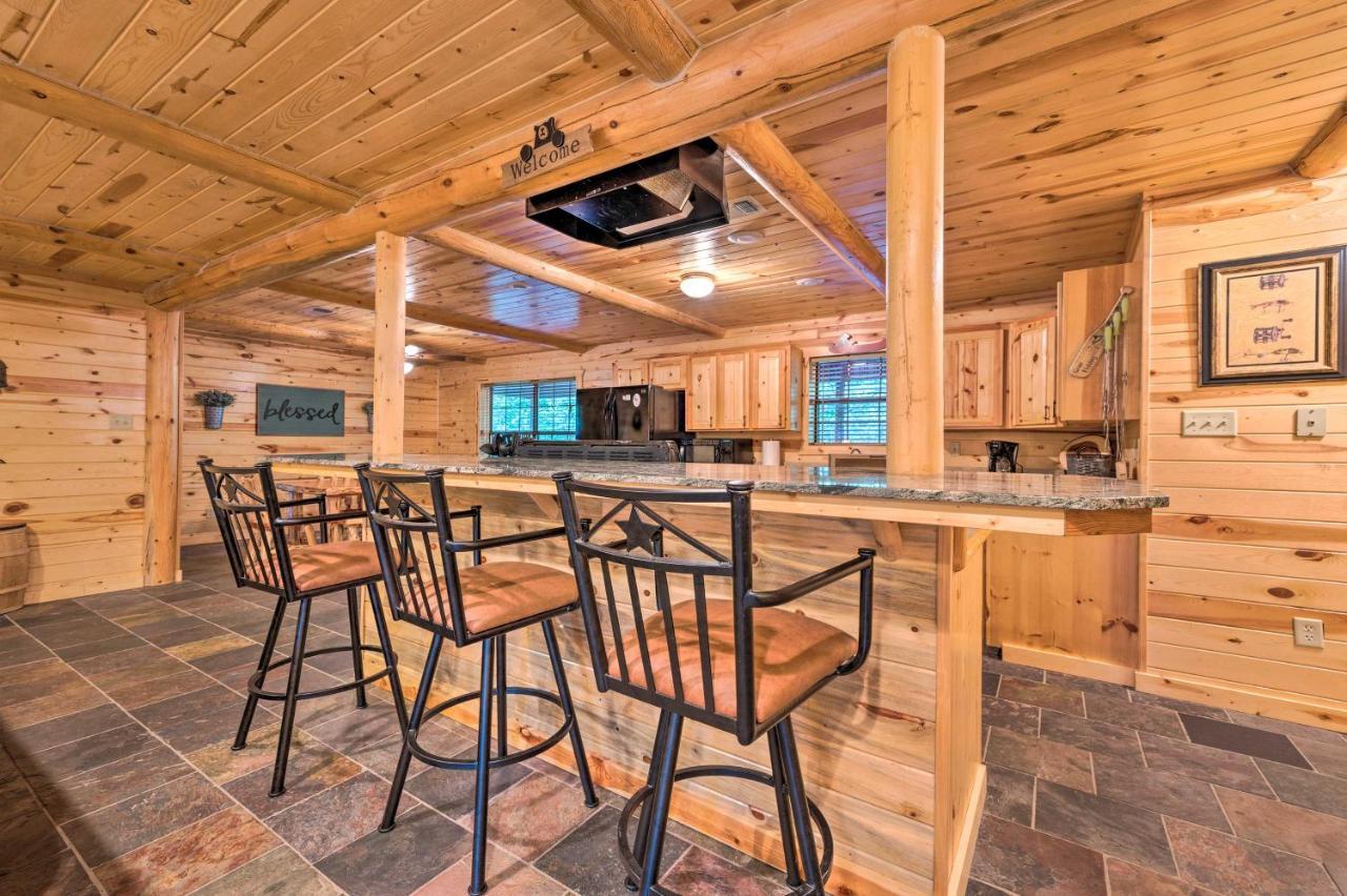 Broken Bow Retreat On 2 Acres With Hot Tub And Deck! 빌라 외부 사진