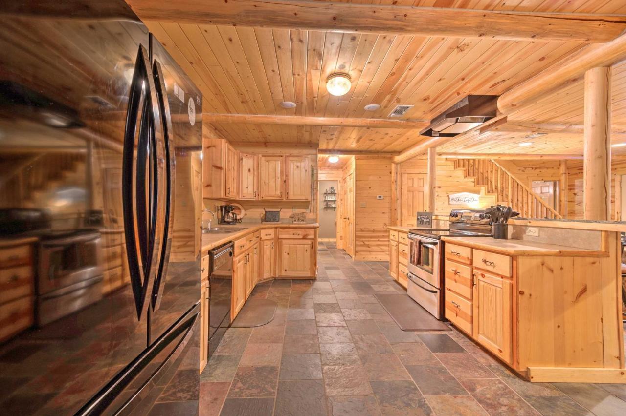 Broken Bow Retreat On 2 Acres With Hot Tub And Deck! 빌라 외부 사진