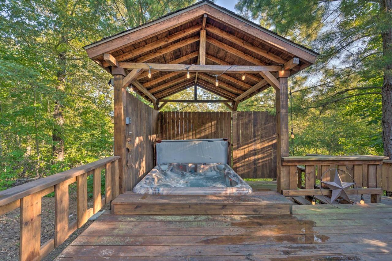 Broken Bow Retreat On 2 Acres With Hot Tub And Deck! 빌라 외부 사진