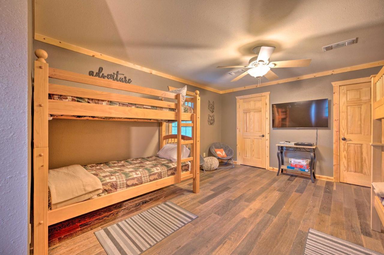 Broken Bow Retreat On 2 Acres With Hot Tub And Deck! 빌라 외부 사진